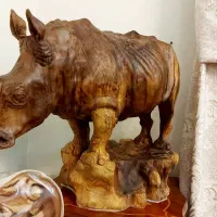 کرگدن دست ساز چوب گردو