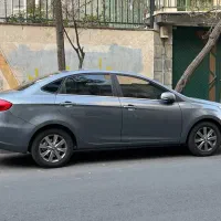 راننده بازنشسته فرهنگی با خودرو صفر