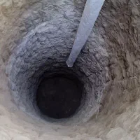 مغنی چاه کن ومقنی