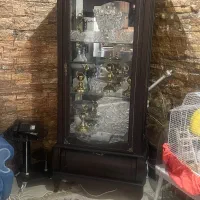 بوفه با چوب گردو  بسیار جا دار و دارای نور پردازی|بوفه، ویترین، کنسول|تهران, جوادیه تهرانپارس|دیوار