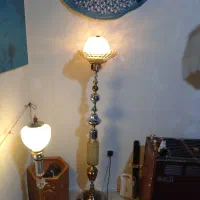 آباژور کنار سالنی آنتیک|چراغ خواب و آباژور|نوشهر, |دیوار