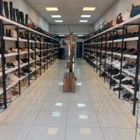 واگذاری  یک باب مغازه کفش فروشی با دکوراسیون|اجارهٔ مغازه و غرفه|یاسوج, |دیوار