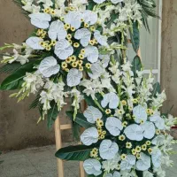 تاج گل مخصوص مراسم  مجالس ترحیم و غیره