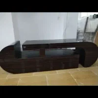 میز. تلویزیون. چوبی. شیشه ای