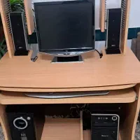 یک دستگاه کامپیوتر