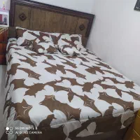 تخت و تشک دو نفره سالم در حد نو|تخت و سرویس خواب|صومعه‌سرا, |دیوار