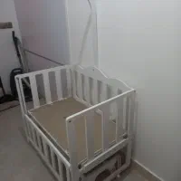 تخت گهواره ای نوزاد سالم و تمیز