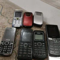 تعدادی موبایل نوکیا
