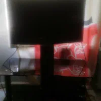 تلوزیون سامسونگ ۳۲ اینچ کاملاً سالم بهمراه میز|تلویزیون و پروژکتور|چهارباغ, |دیوار