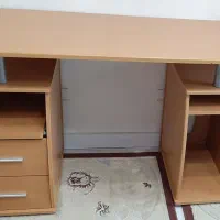 میز کهر وکتابخانه