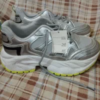 کفش کتانی نو