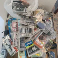 شارژر و قاب گوشی قدیمی کلکسیونی همش ۲۰۰ هزار تومان