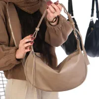 زنانه شیک تکمیل‌کننده استایل شما|کیف، کفش، کمربند|ساوه, |دیوار