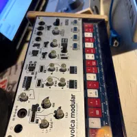 سینتی سایزر ولکا مدولارvolca modularبه همراه استند