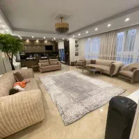 ۱۱۰ متر زمرد ۲ پارکینگ ۳ ساله طبقه ۴ ورودی از لابی