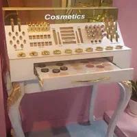 استند آرایشی فروشگاهی