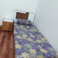 تخت یکنفره همراه پاتختی