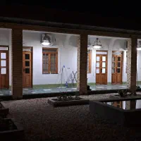 اقامتگاه سنتی سرو