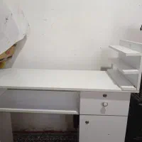 میز ناخن و صندلی