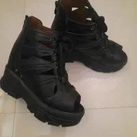 لباس مجلسی|لباس|اصفهان, قلعه طبره|دیوار