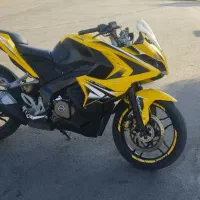 فروش یک دستگاه موتور سیکلت پالس باجاج rs200