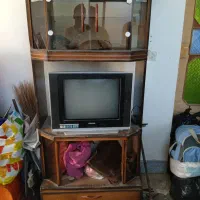 سه عدد ضبط و تلویزیون با جا میزی