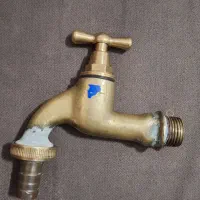 شیر آب برنجی