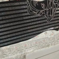 مقداری زیادی لباس به روز در حد نو نو