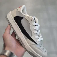 کتونی /ونس ترویس میانه