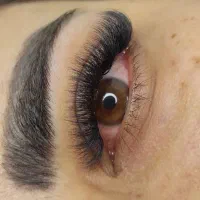اکستنشن مژه و لیفت ابرو