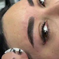 فیبروز ابرو و شیدینگ لب