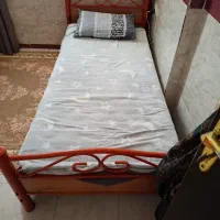 فروش تخت ی نفره فقط ۲۱۰۰