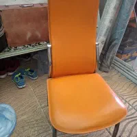 ۹ عد صندلی غذا خوری تمیز هر کدام دو میلیون