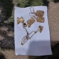 مقداری طلا ۱۰۰بالا