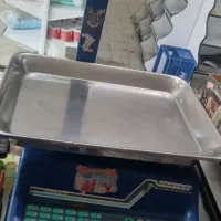 ترازو مغازه تمیزو بشرط با دوعدد میز قیمت مناسب