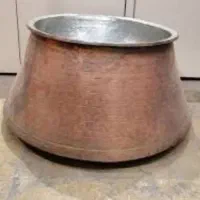 دیگ مسی به وزن 30کیلو گرم قدیمی وکار نکرده