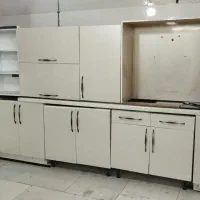 سه سرویس کابینت باز شده