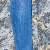 شلوار لی|لباس|قم, چهل درخت‎|دیوار