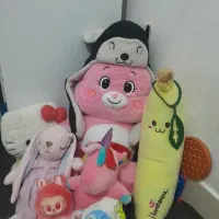 اسباب بازی ،تعدادزیادی عروسک و لوازم بازی