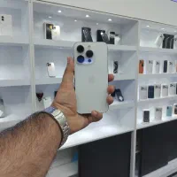آیفون ۱۵‌پرو تمام سفید از دم قسط