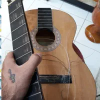 گیتار شکسته