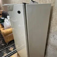 یخچال و فریزر گاز سه شعله و میز تلویزیون