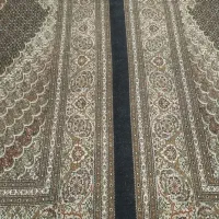 زمینه کرم قهوه ای و زمینه سرمه ای چهل رج ماهی|فرش|خوی, |دیوار