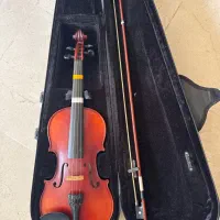 ویالون به همراه پایه