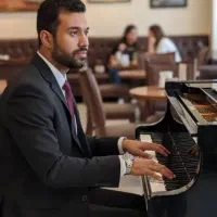 نوازنده پیانو و کیبورد