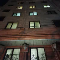 واحد80متر/2خواب/فول امکانات/محله استخر/املاک محمدی