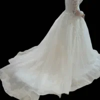 لباس عروس|لباس|ری, شهادت|دیوار