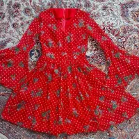 تعدادی پیراهن و لباس