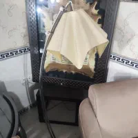 آباژور ایستاده