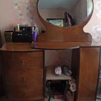 میز و ایینه